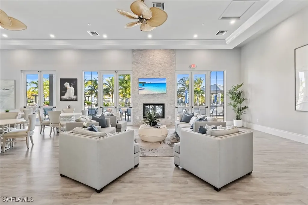 196 Indies Drive E Naples FL 34114