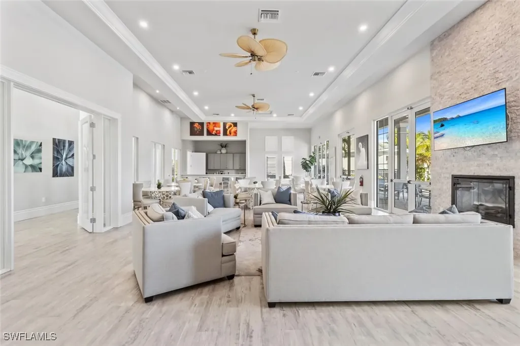 196 Indies Drive E Naples FL 34114