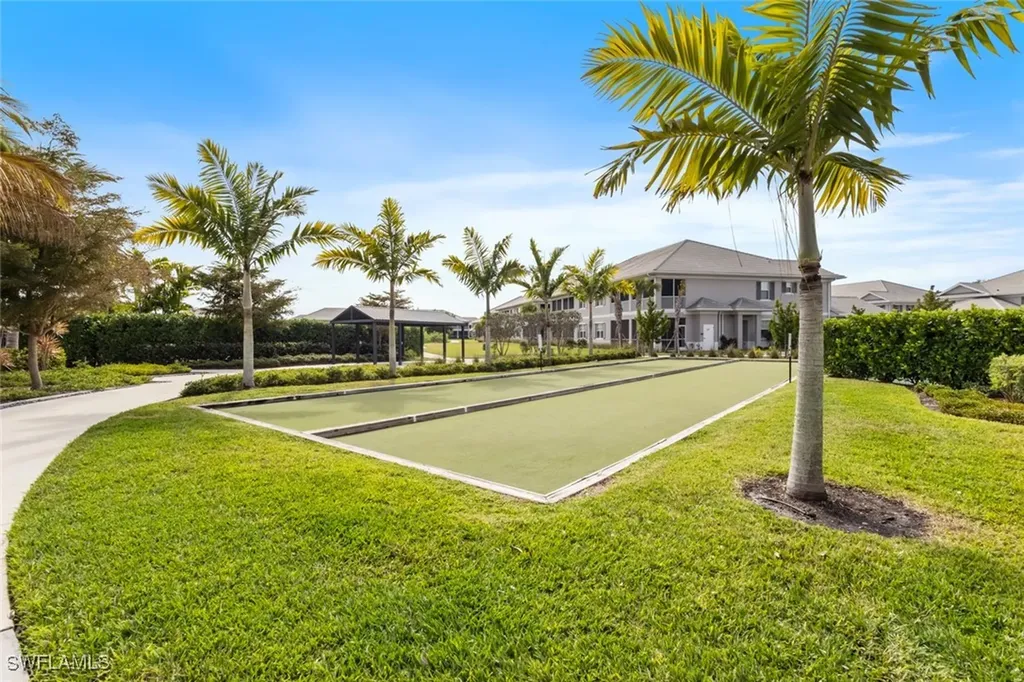 196 Indies Drive E Naples FL 34114