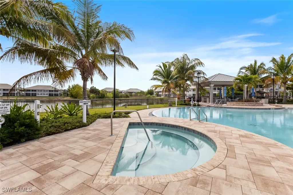 196 Indies Drive E Naples FL 34114