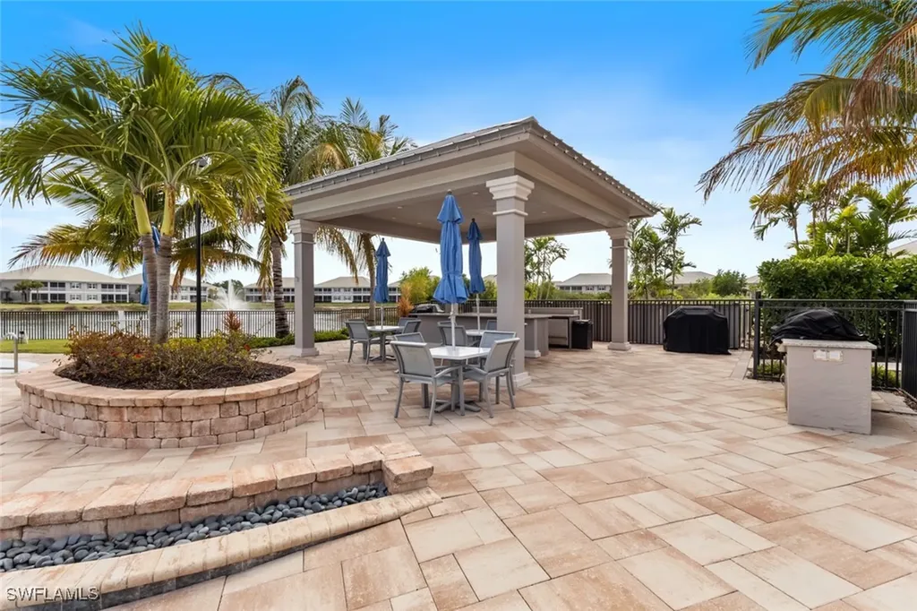 196 Indies Drive E Naples FL 34114