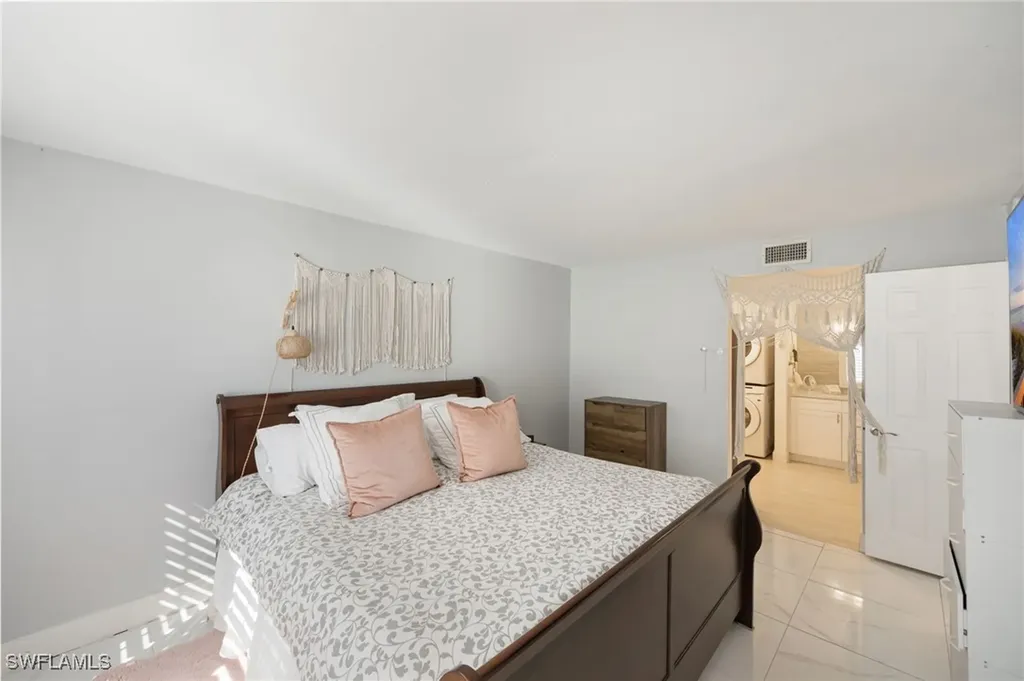 232 Palm Drive Naples FL 34112