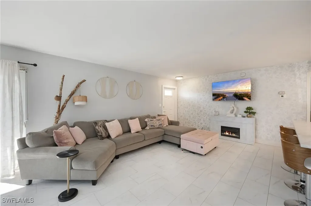 232 Palm Drive Naples FL 34112