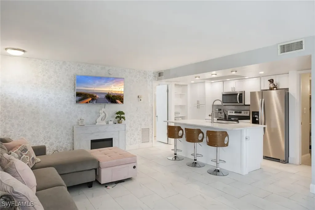 232 Palm Drive Naples FL 34112