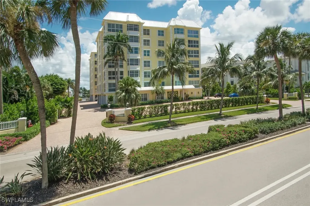 1900 Gulf Shore Boulevard N Naples FL 34102