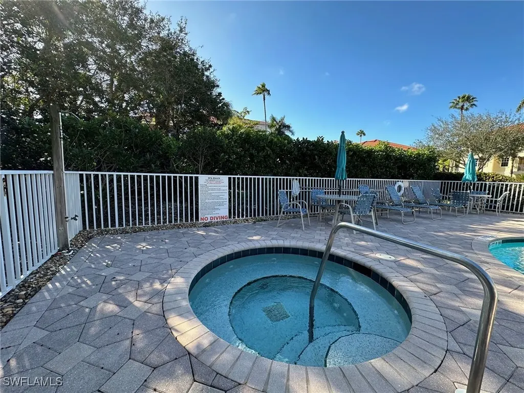 4884 Hampshire Court Naples FL 34112