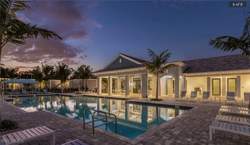 2555 Seychelles Drive Naples FL 34112