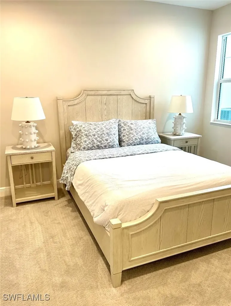 2555 Seychelles Drive Naples FL 34112