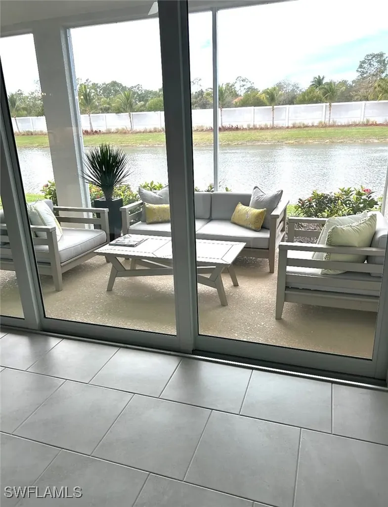 2555 Seychelles Drive Naples FL 34112