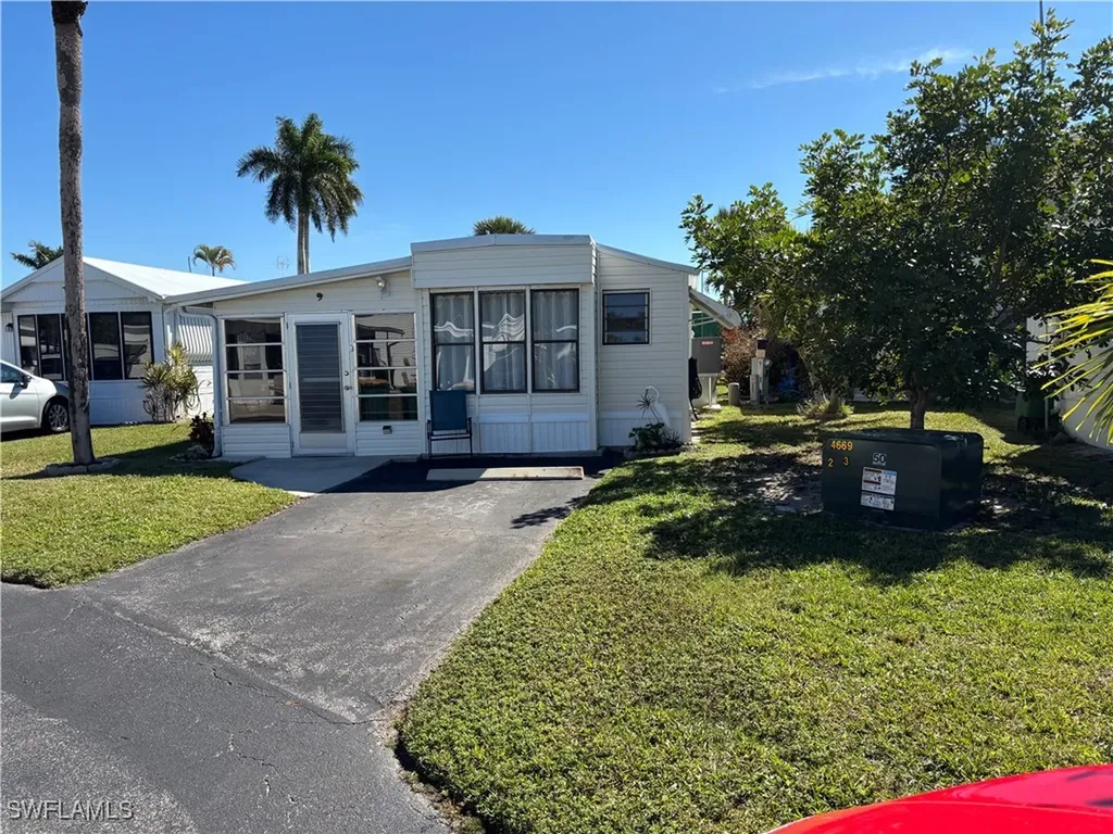 9 Jade Drive Naples FL 34114