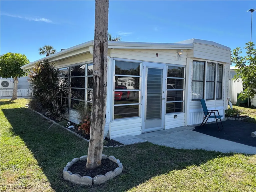 9 Jade Drive Naples FL 34114