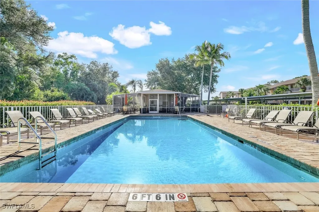 7360 Glenmoor Lane Naples FL 34104