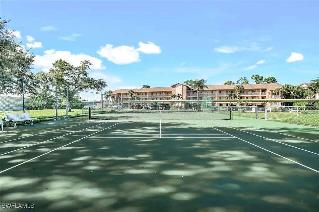 7360 Glenmoor Lane Naples FL 34104