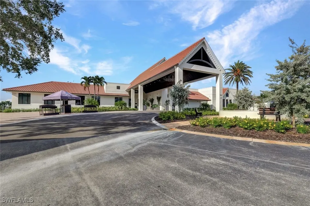 7360 Glenmoor Lane Naples FL 34104