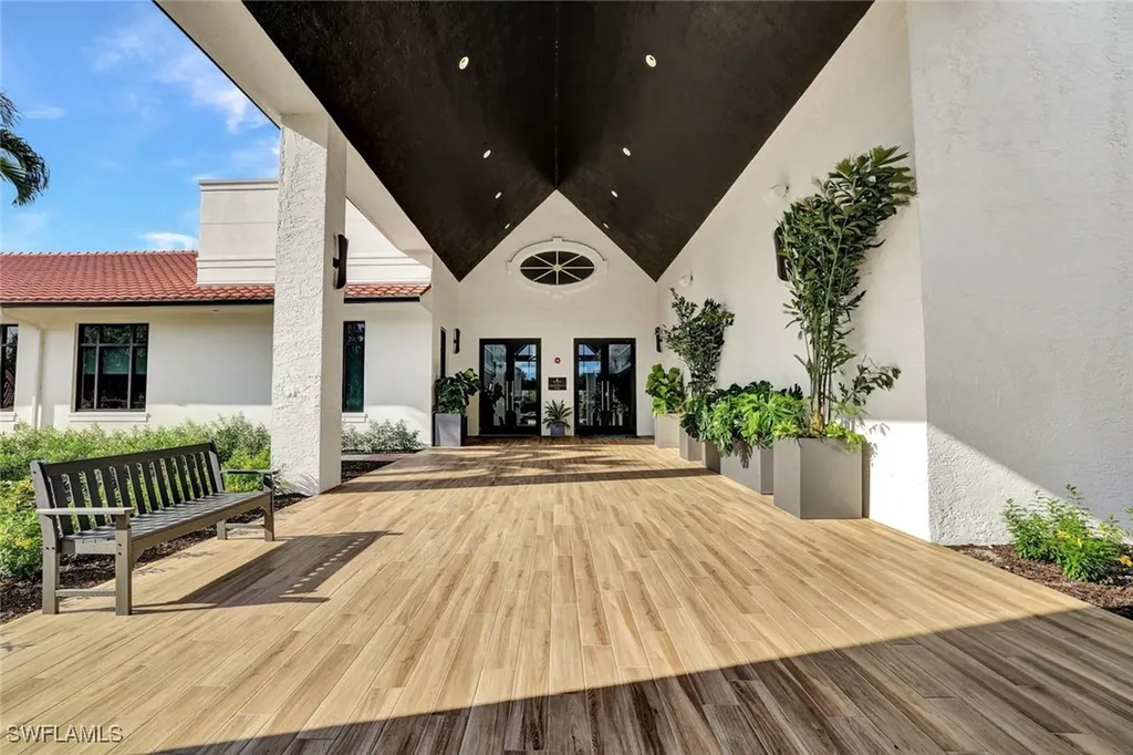 7360 Glenmoor Lane Naples FL 34104