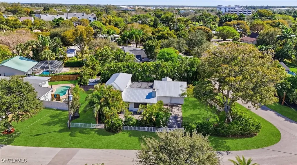 1260 Forest Avenue Naples FL 34102