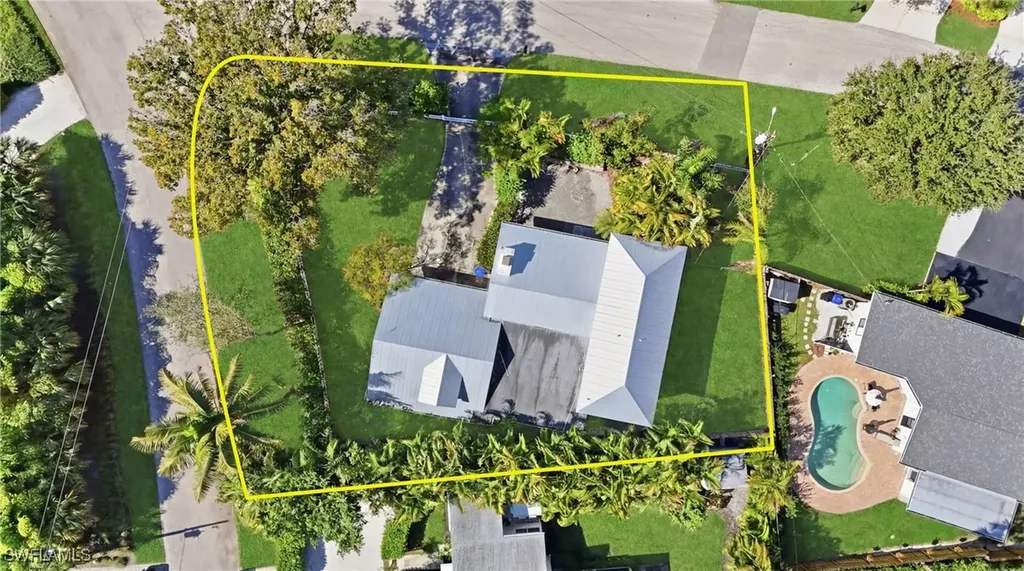 1260 Forest Avenue Naples FL 34102