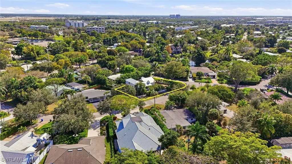 1260 Forest Avenue Naples FL 34102