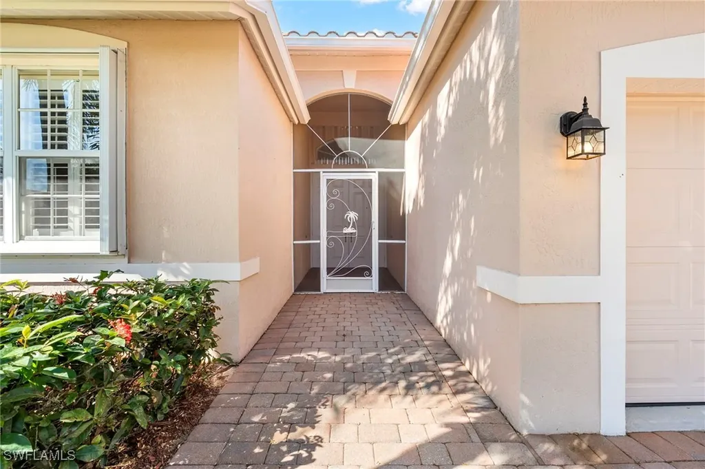 9390 Sun River Way Estero FL 33928