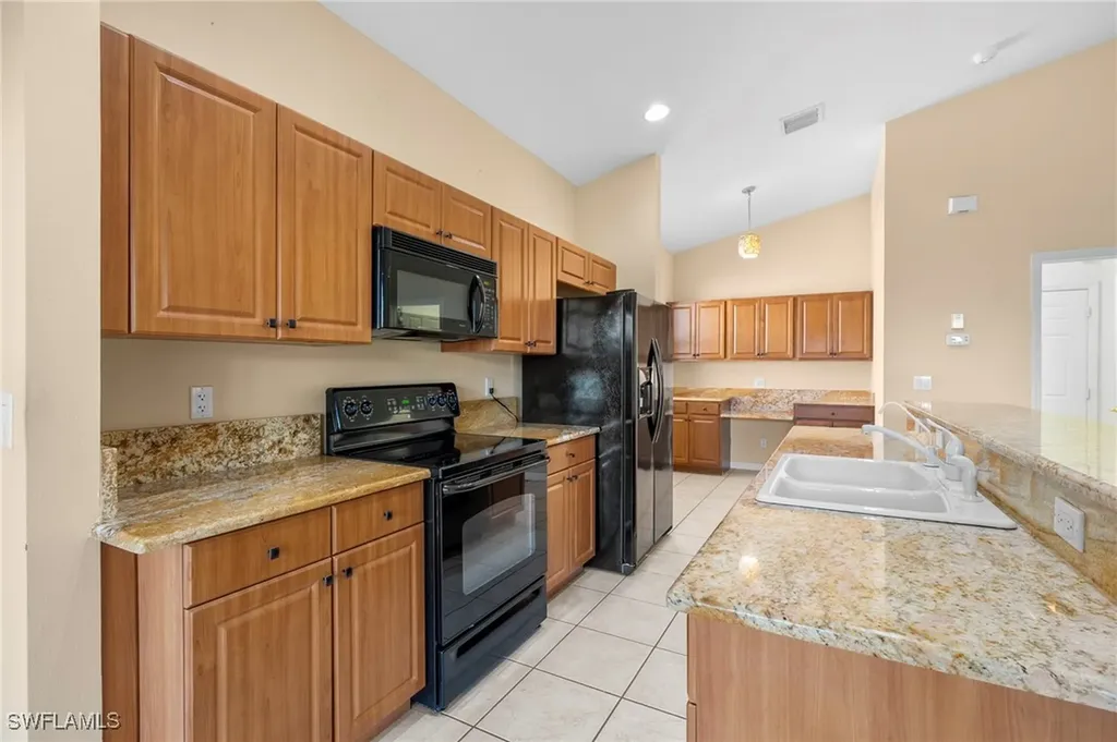 9390 Sun River Way Estero FL 33928