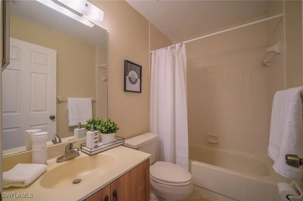 613 Squire Circle Naples FL 34104