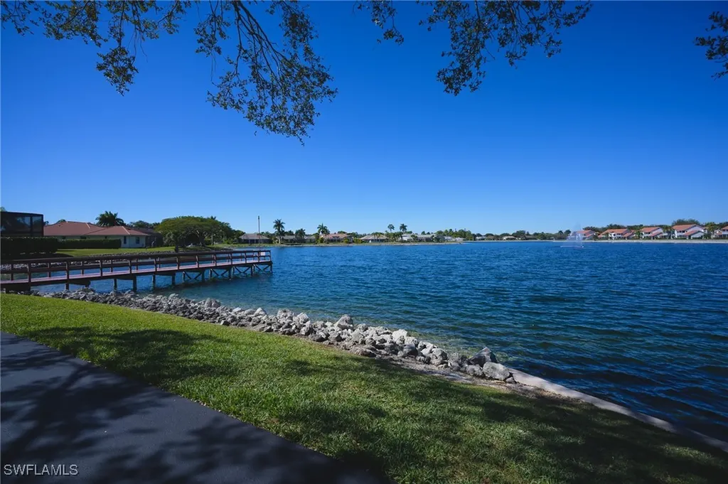 613 Squire Circle Naples FL 34104