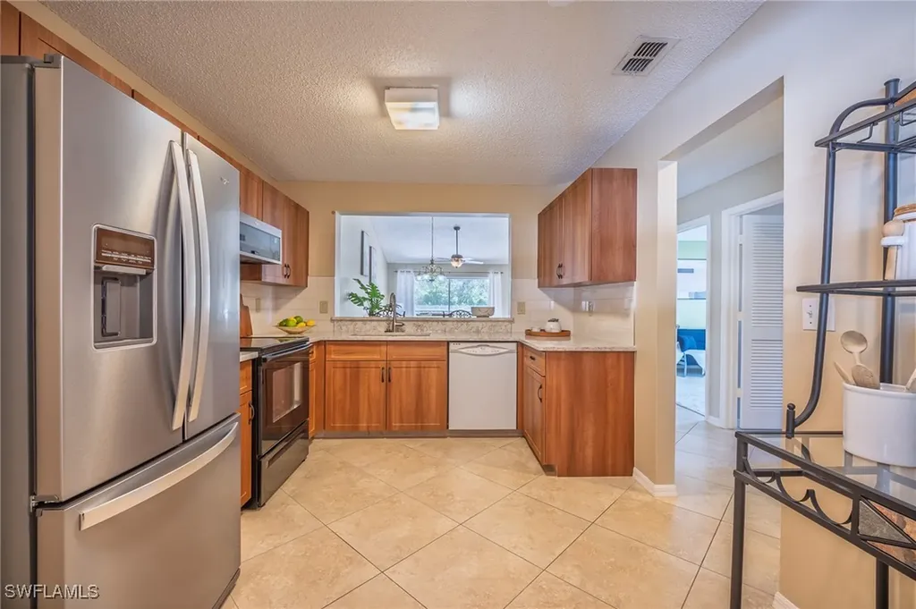 613 Squire Circle Naples FL 34104