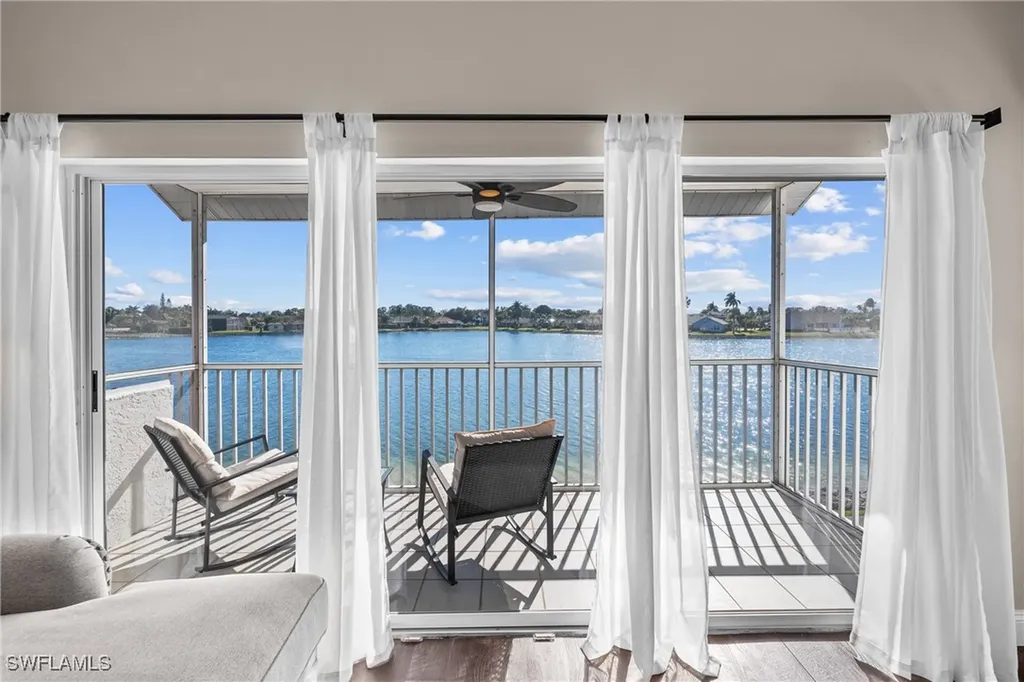 541 Windsor Square Naples FL 34104