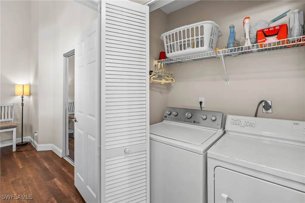 541 Windsor Square Naples FL 34104