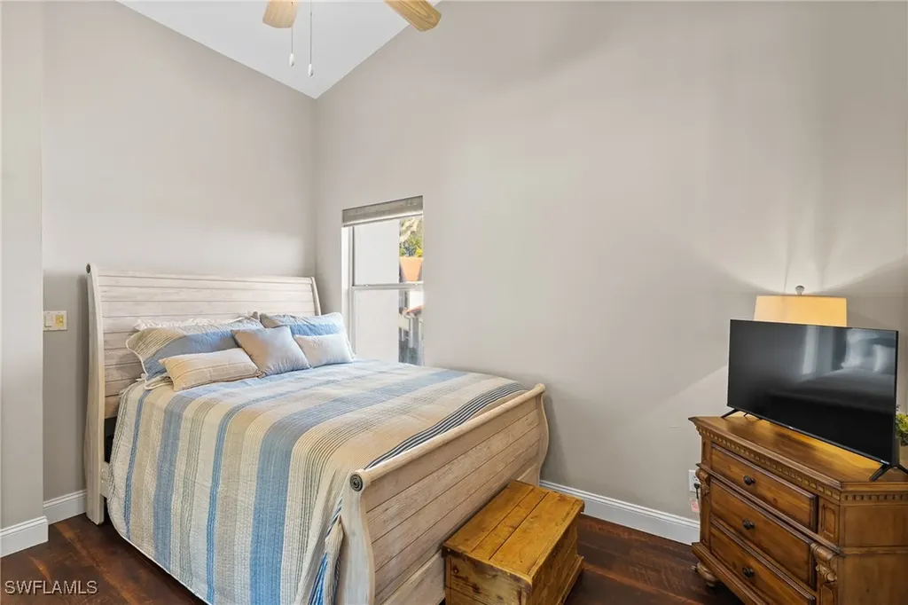 541 Windsor Square Naples FL 34104