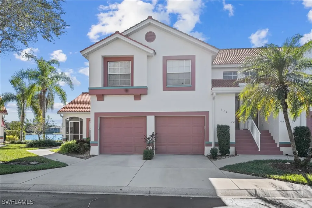 541 Windsor Square Naples FL 34104