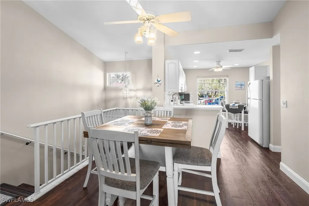 541 Windsor Square Naples FL 34104