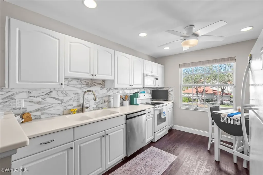 541 Windsor Square Naples FL 34104