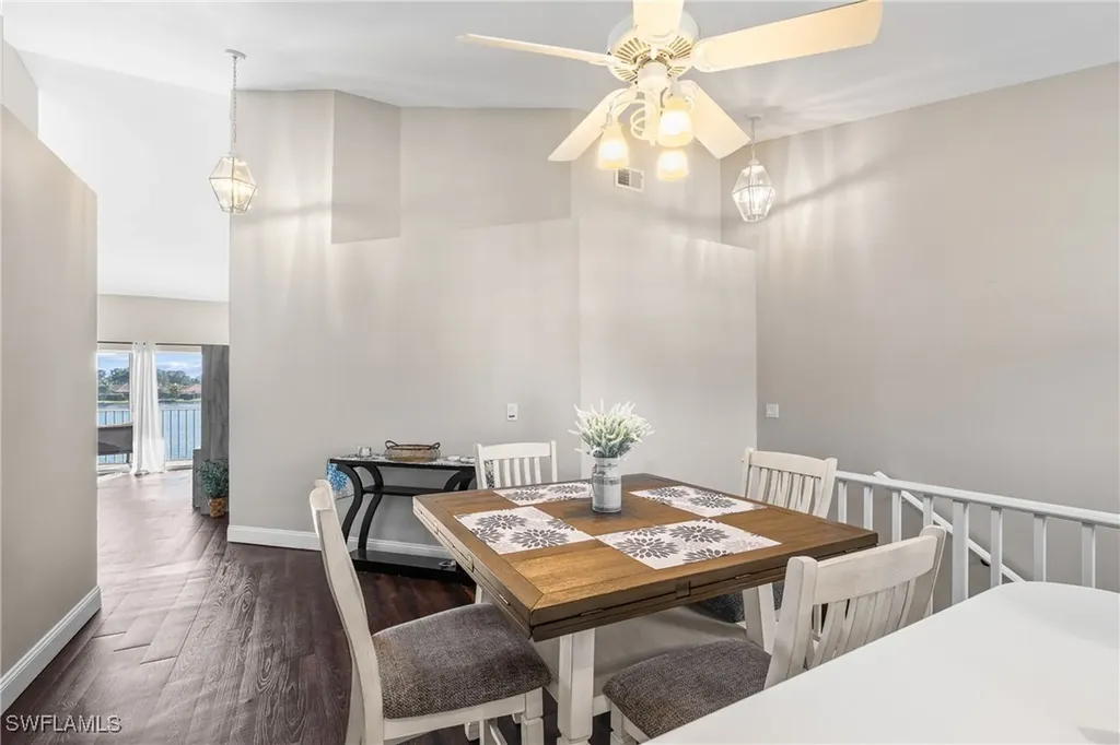 541 Windsor Square Naples FL 34104