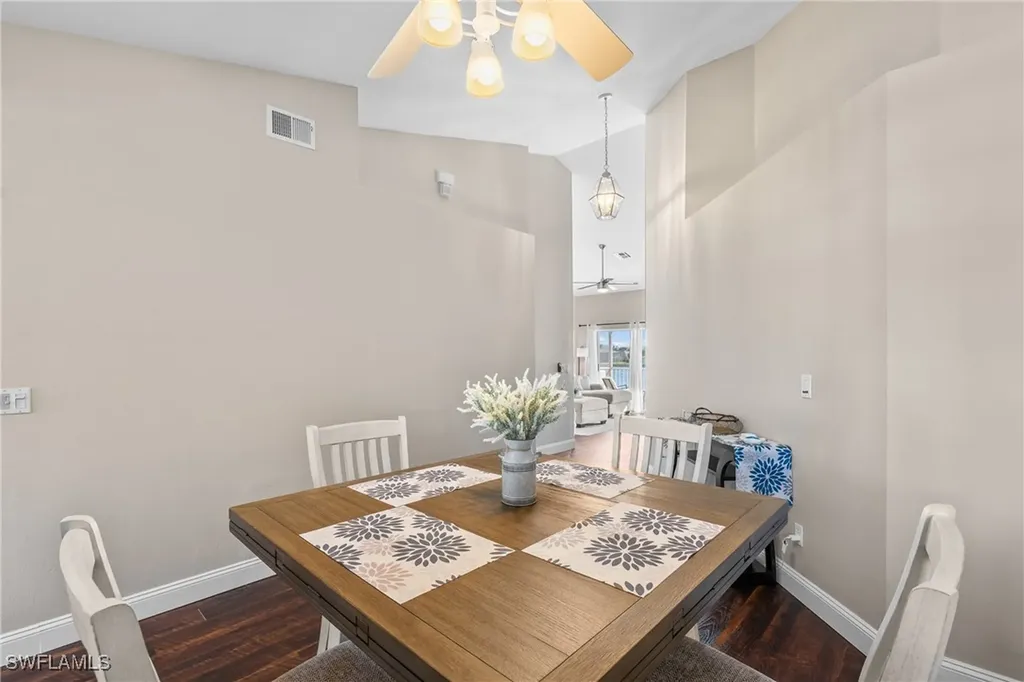 541 Windsor Square Naples FL 34104