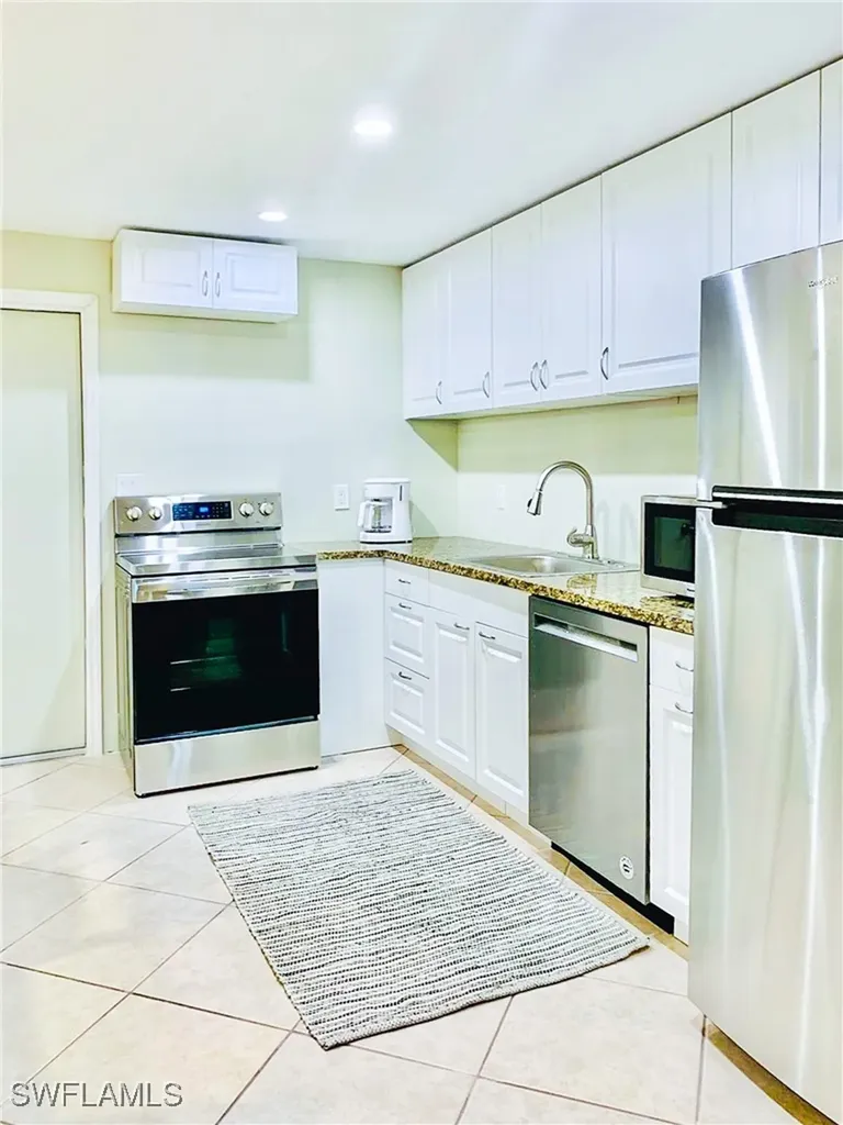 814 109th Avenue N Naples FL 34108