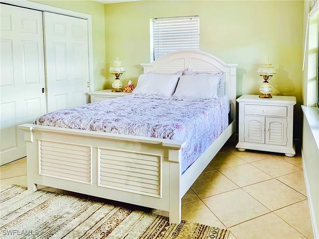 814 109th Avenue N Naples FL 34108