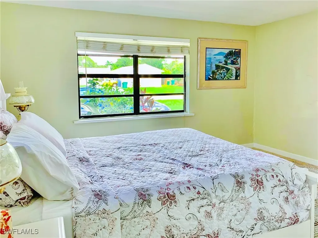 814 109th Avenue N Naples FL 34108