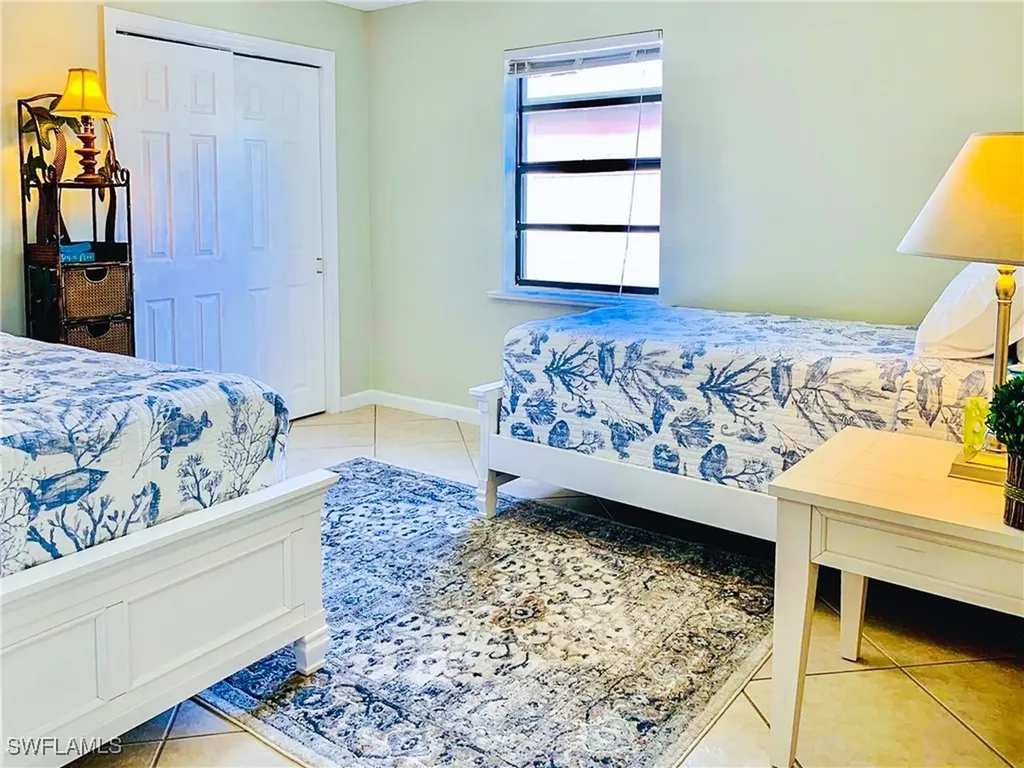 814 109th Avenue N Naples FL 34108