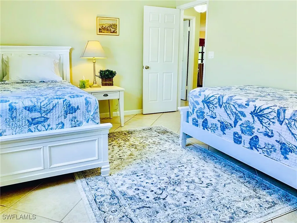 814 109th Avenue N Naples FL 34108