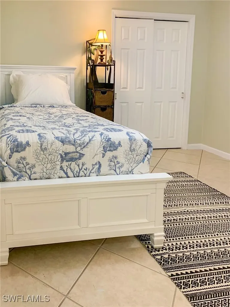 814 109th Avenue N Naples FL 34108