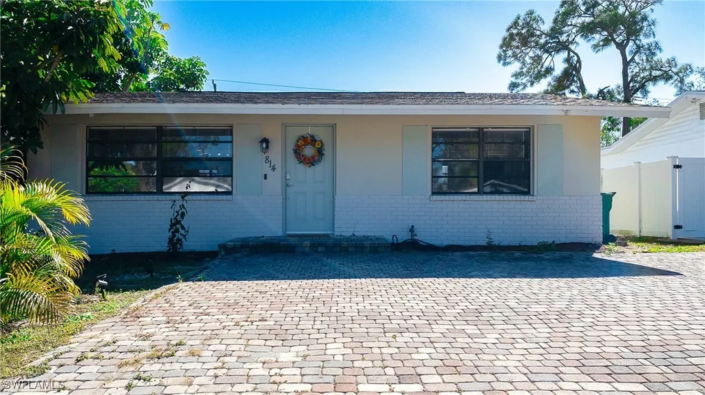 814 109th Avenue N Naples FL 34108