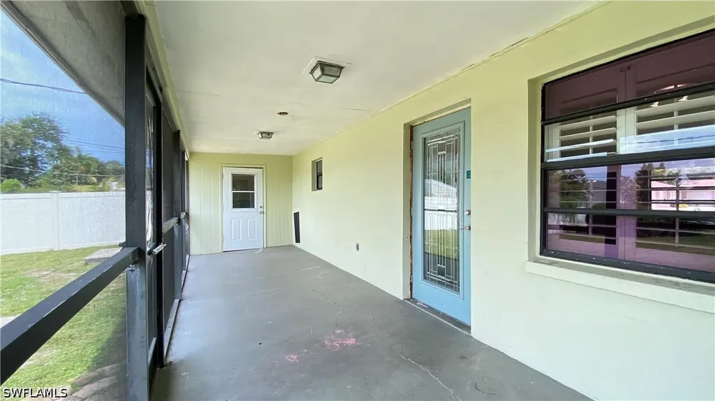 814 109th Avenue N Naples FL 34108