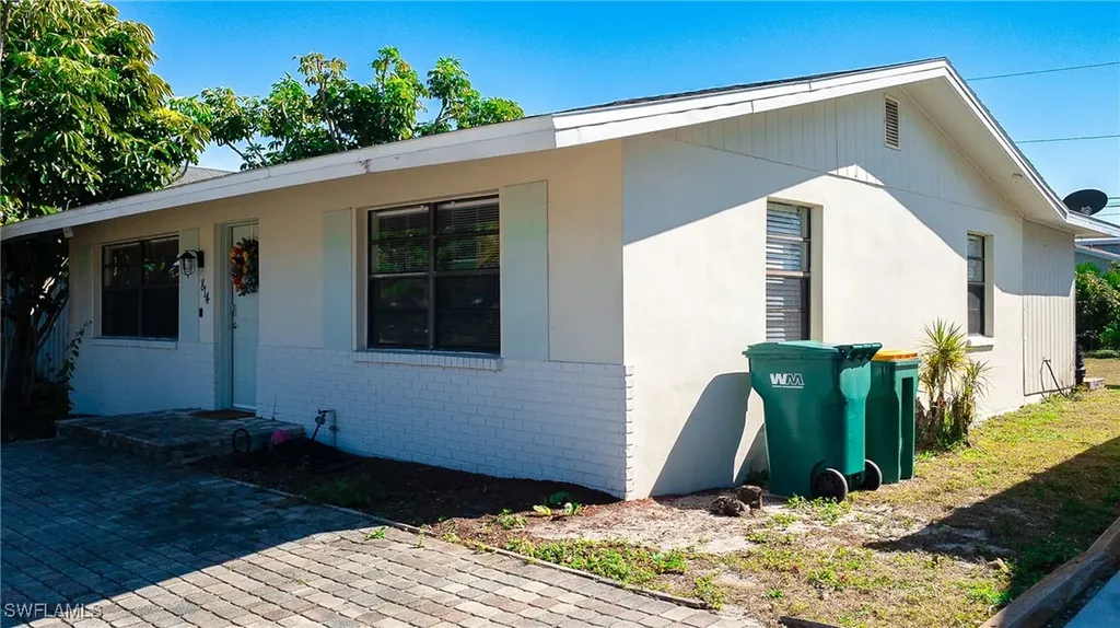 814 109th Avenue N Naples FL 34108