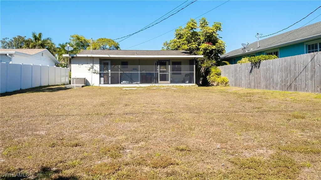814 109th Avenue N Naples FL 34108
