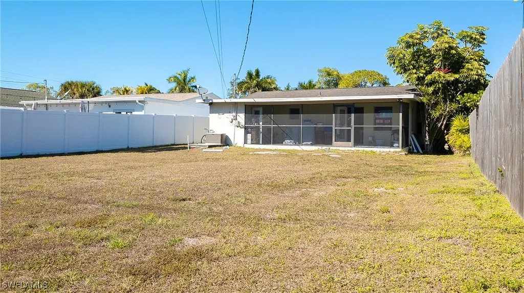 814 109th Avenue N Naples FL 34108