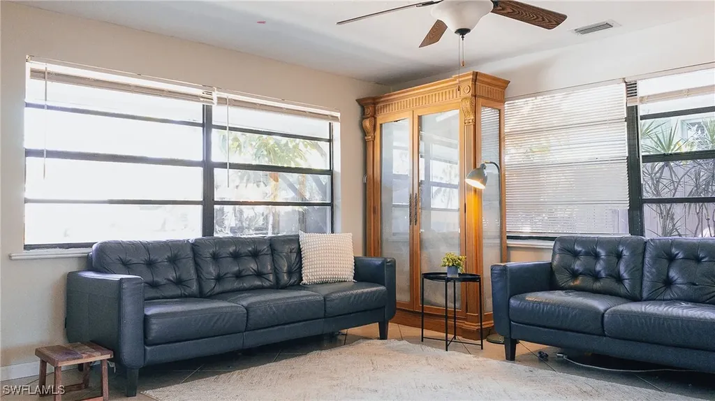 814 109th Avenue N Naples FL 34108