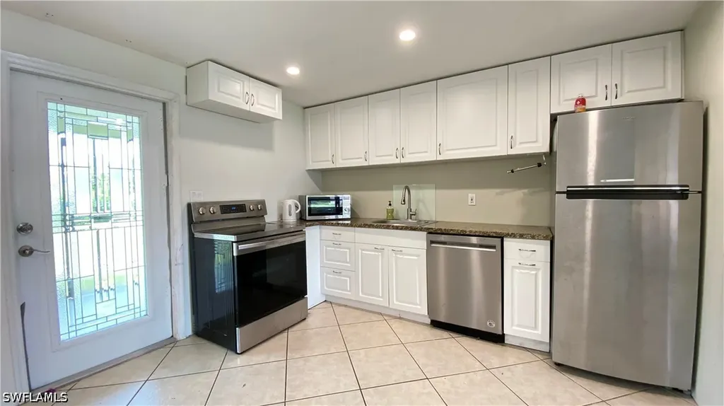 814 109th Avenue N Naples FL 34108
