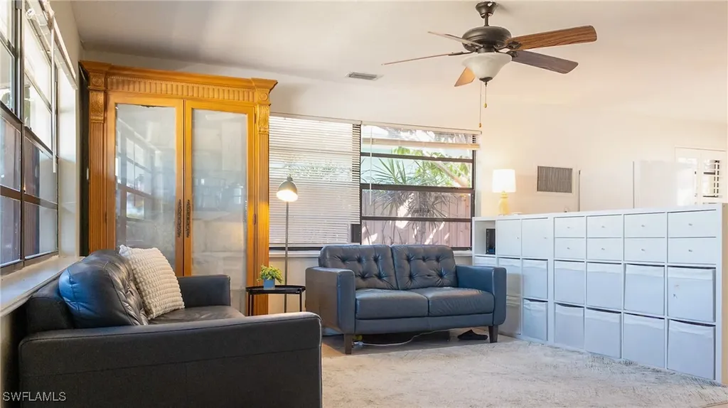 814 109th Avenue N Naples FL 34108