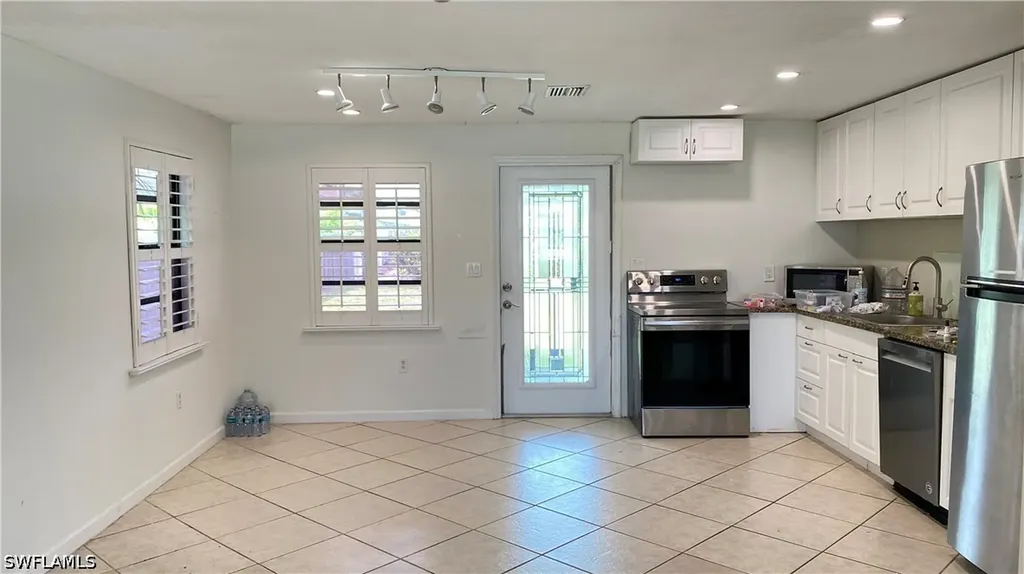 814 109th Avenue N Naples FL 34108